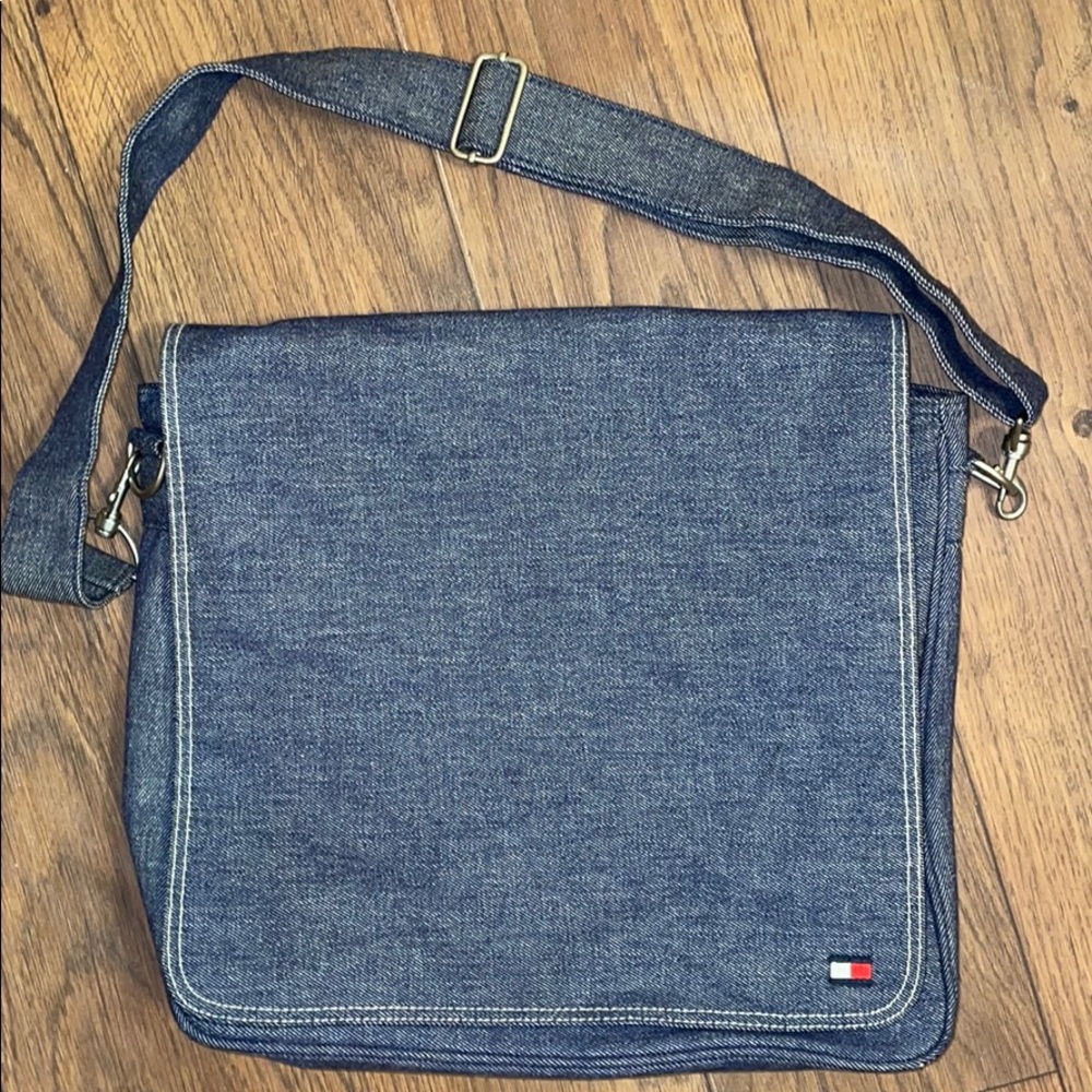 Tommy Hilfiger Messenger Bag